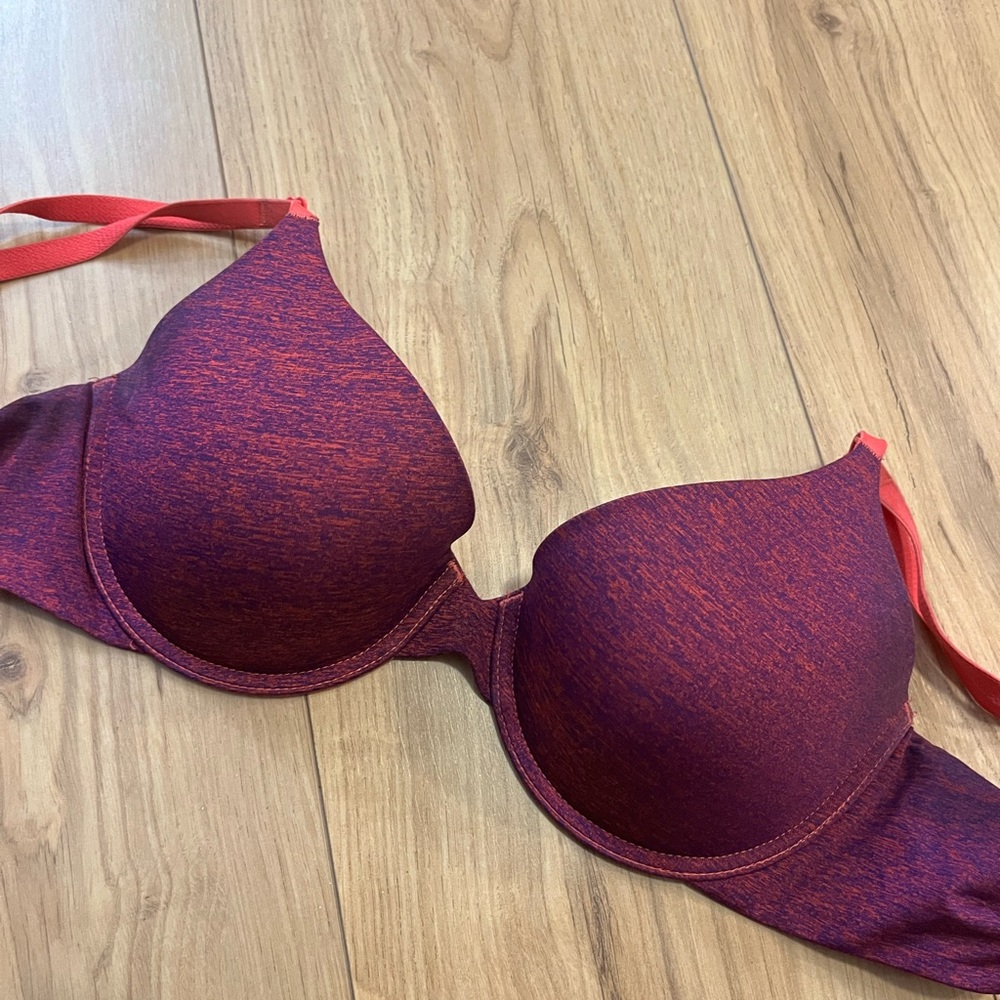 Victoria’s secret pink bra
